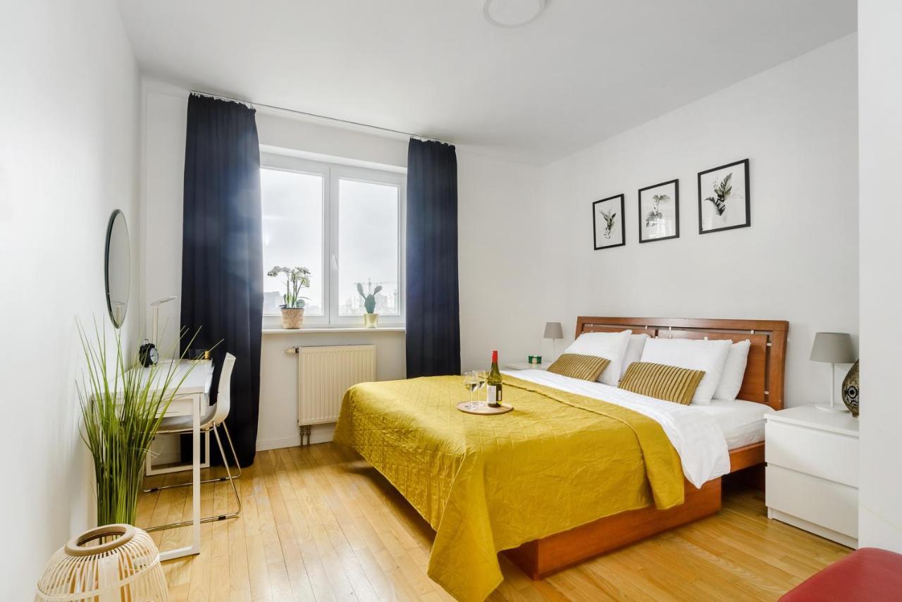 Family Apartment With A Terrace On Aleje Jerozolimskie Varsavia Esterno foto