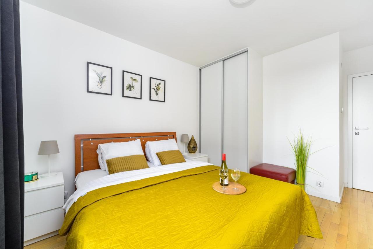 Family Apartment With A Terrace On Aleje Jerozolimskie Varsavia Esterno foto
