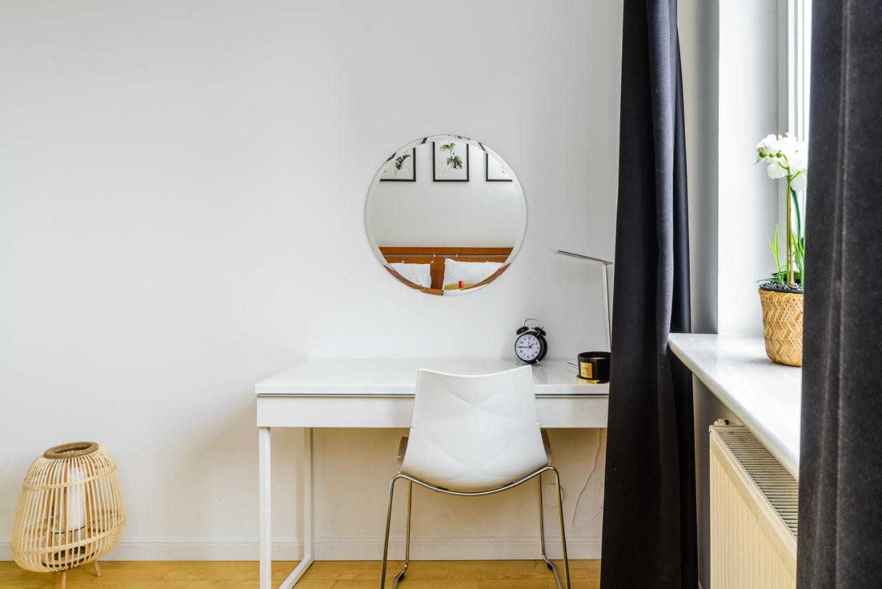 Family Apartment With A Terrace On Aleje Jerozolimskie Varsavia Esterno foto